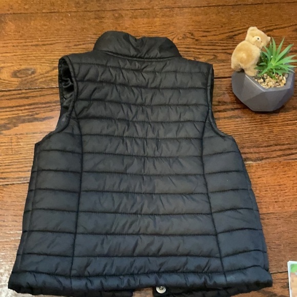 😊 3 for 20💕Hello Kitty Black  Vest with Pockets!Size 24m - Picture 5 of 9